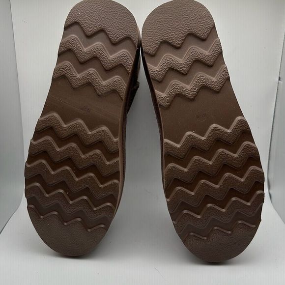 CUSHIONAIRE Women's Genuine Suede pull on platform boot +Memory Foam 9 TAUPE - Picture 5 of 7